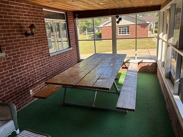 Screened-In Porch