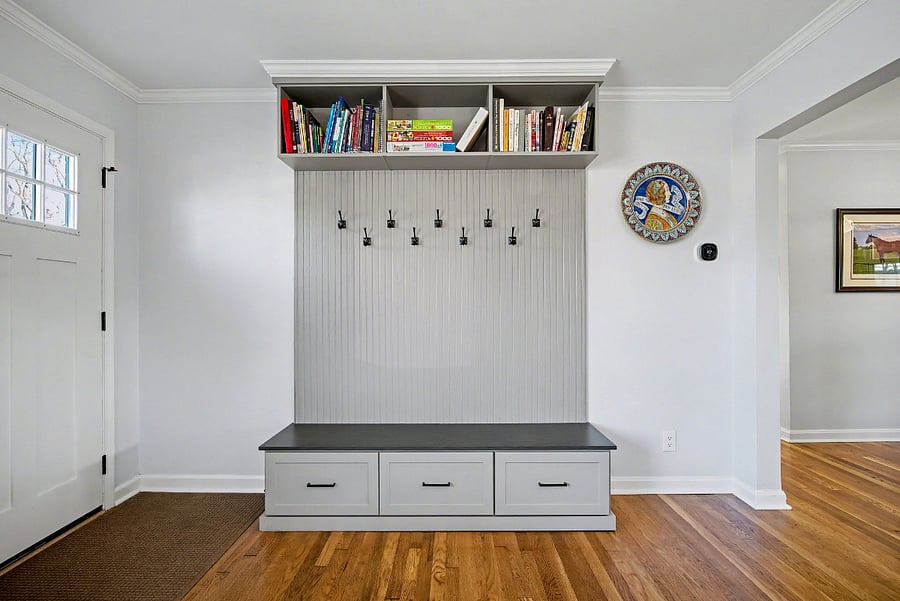 Built-in entryway hall tree/bench