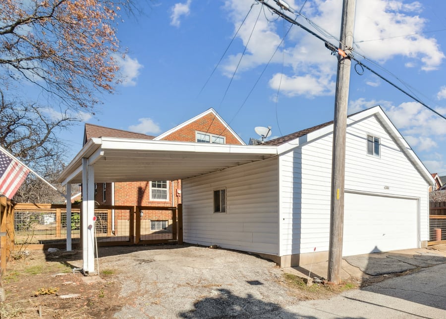  Single Family Home
 3 bed/2 bath/2 car garage + carport