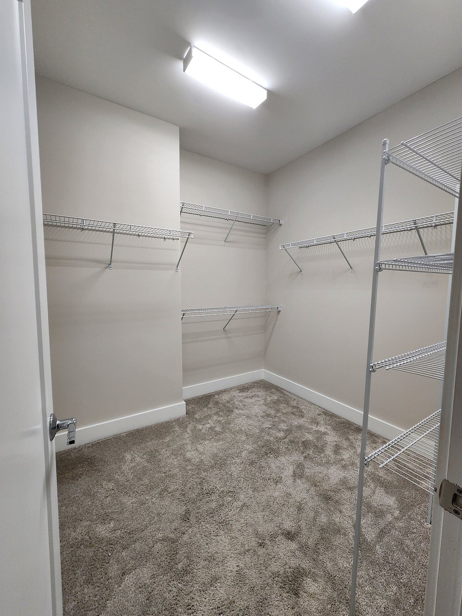 Walk in closet
