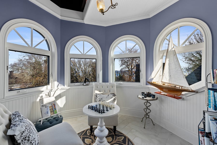 +Second sitting area
