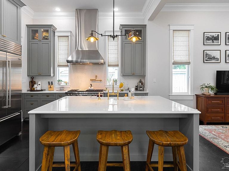 Chef's kitchen in Main House available