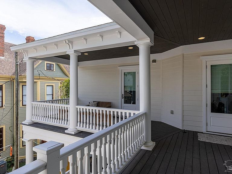 Shared Balcony with Main House
