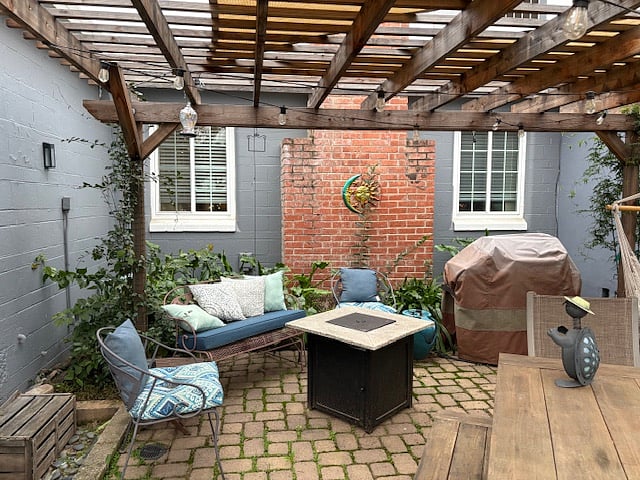 Patio (shared)