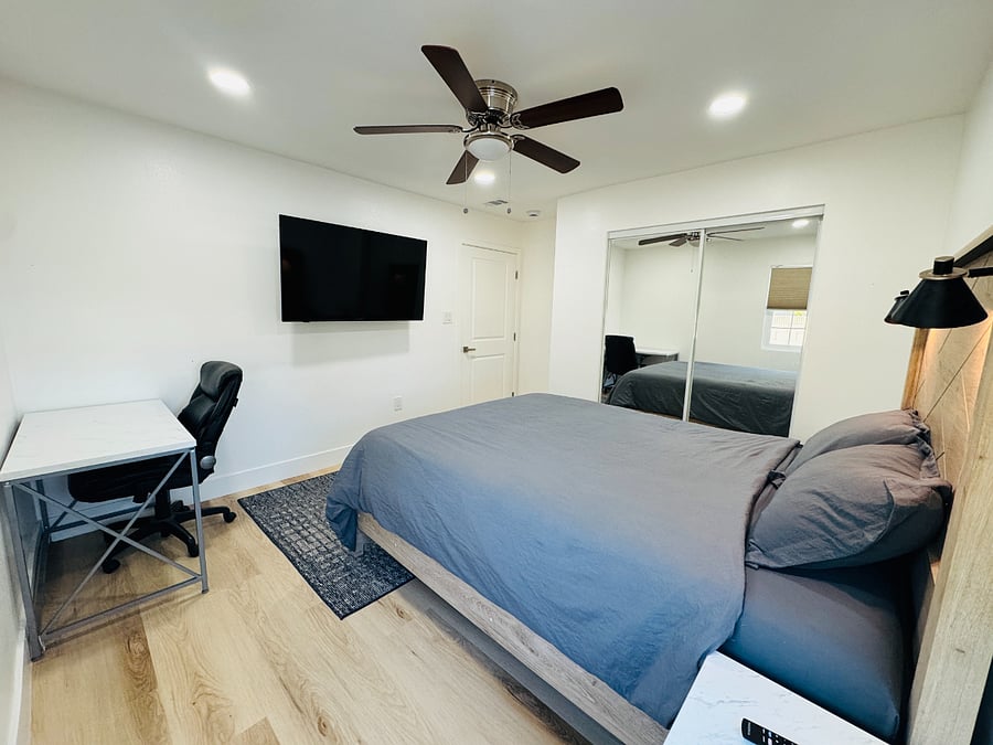 Bedroom 1 - with desk and smart TV