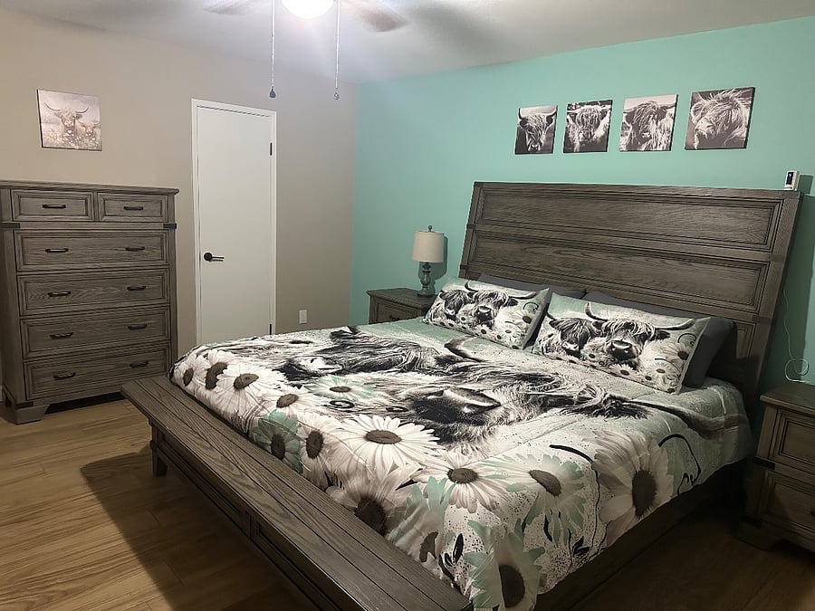 Master King Bed