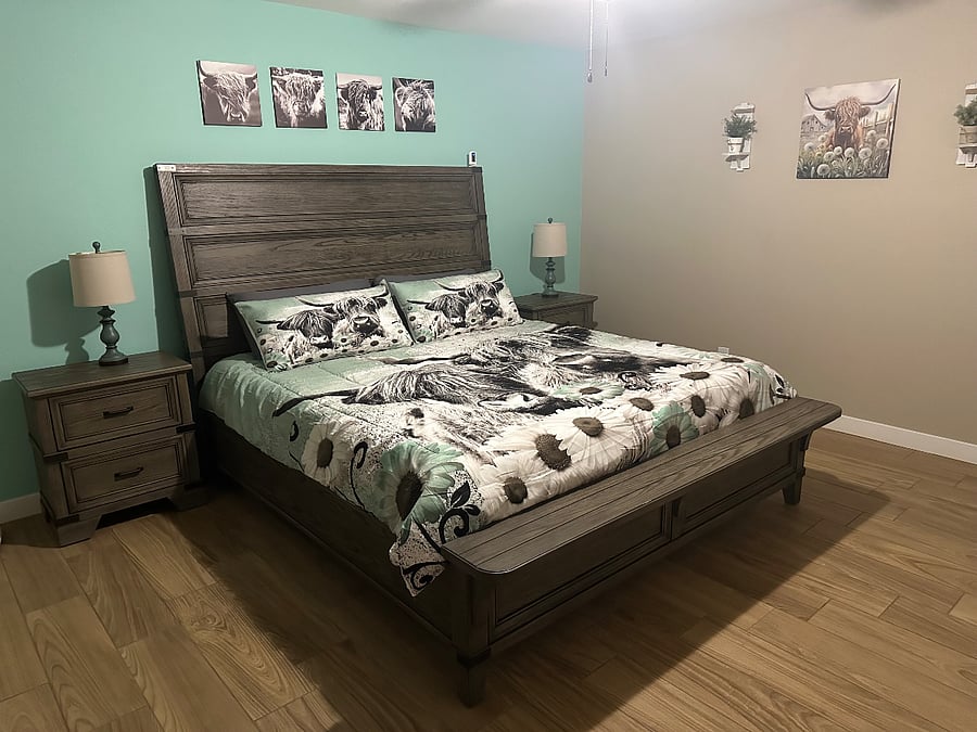Master Bedroom w/King Bed