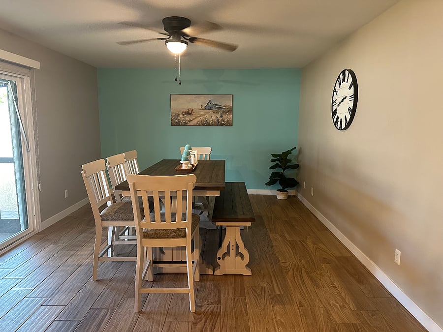 Large Dining Room w/Table for 8