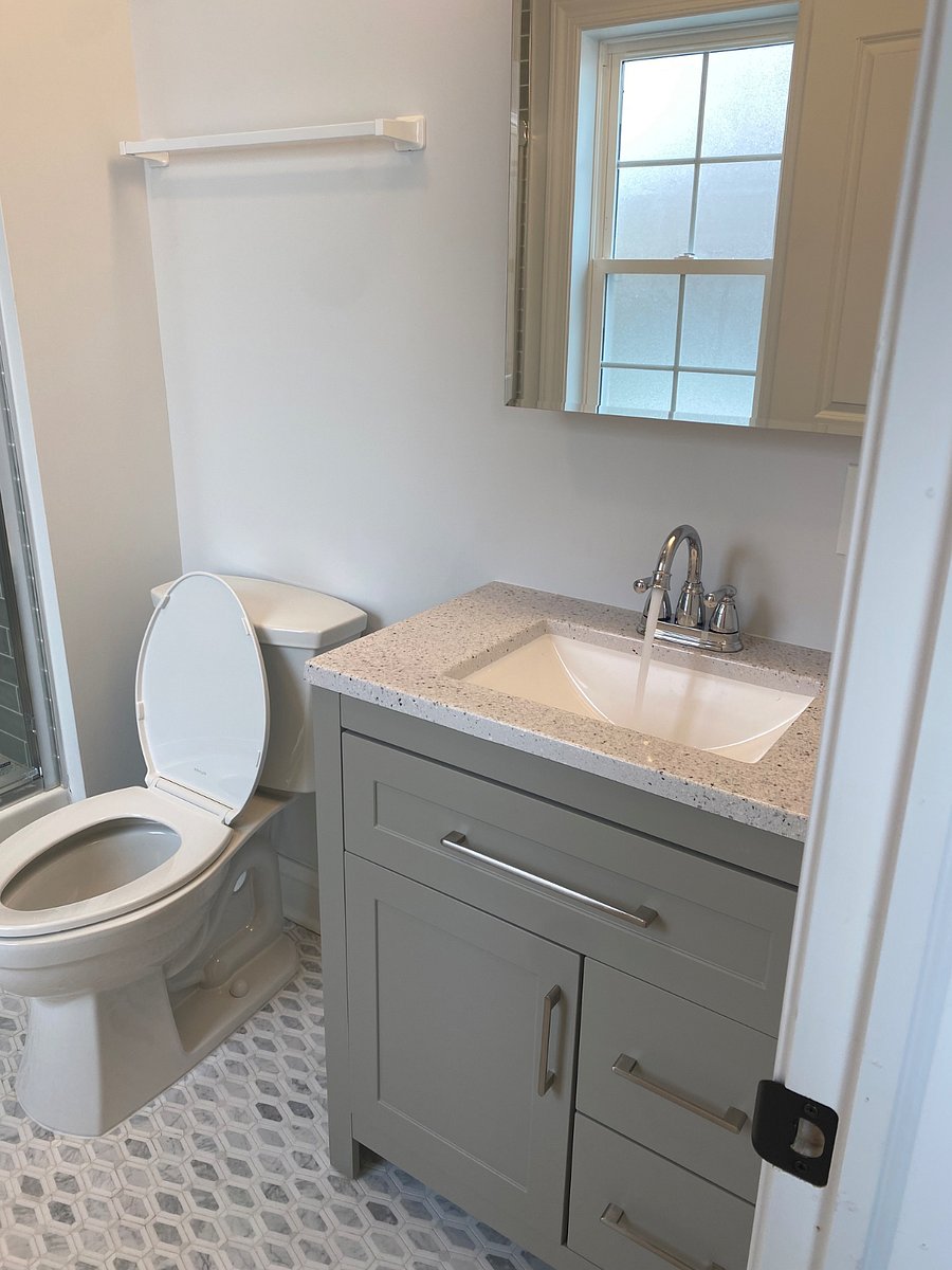 2nd floor bathroom