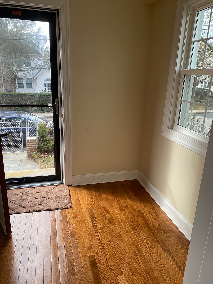 private entrance with enclosed porch