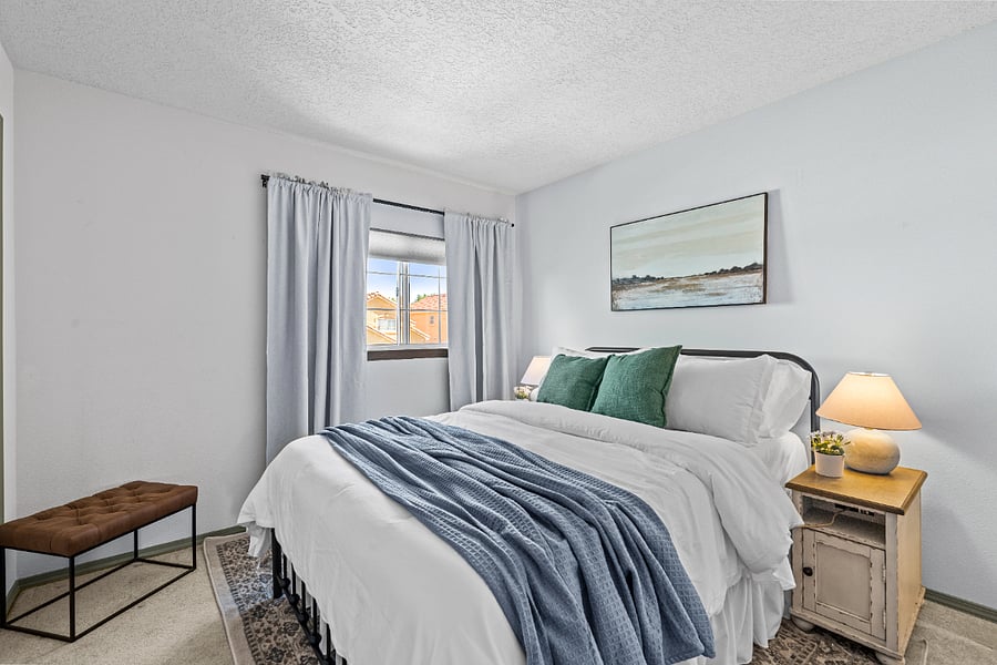 queen bedroom