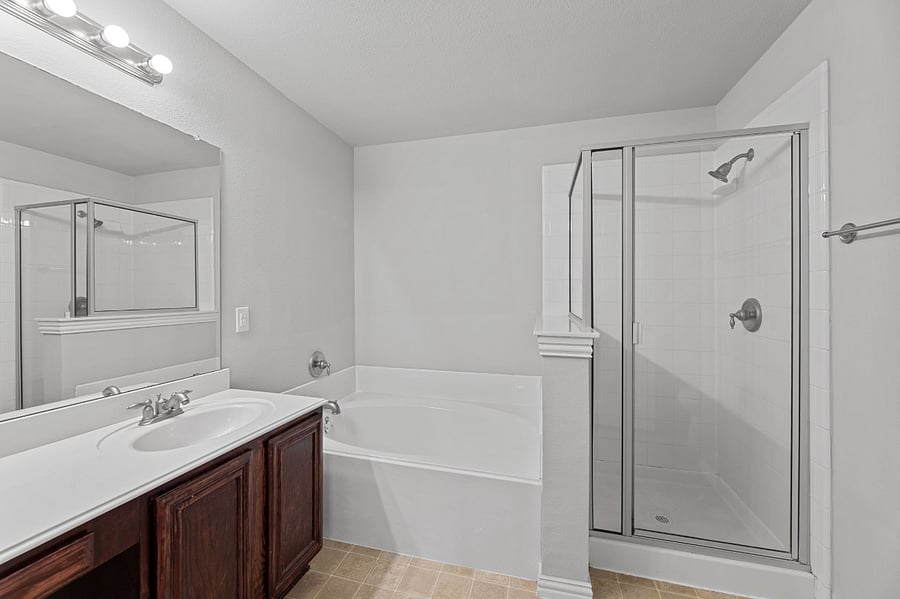 Private ensuite bath