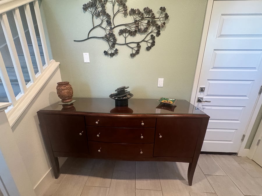 Inviting entry way on the ground floor.