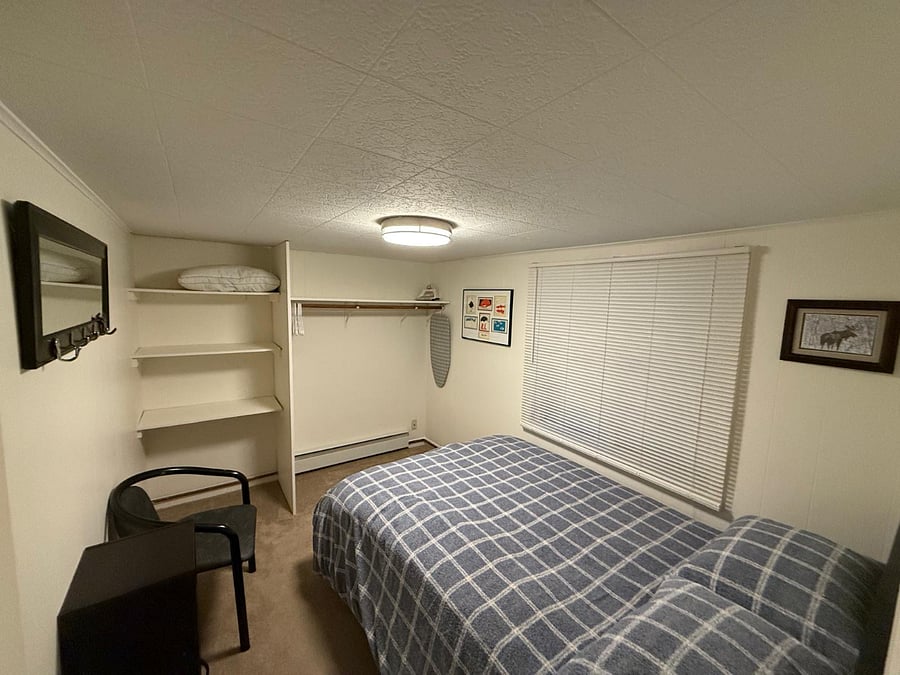1 Bedroom with double bed