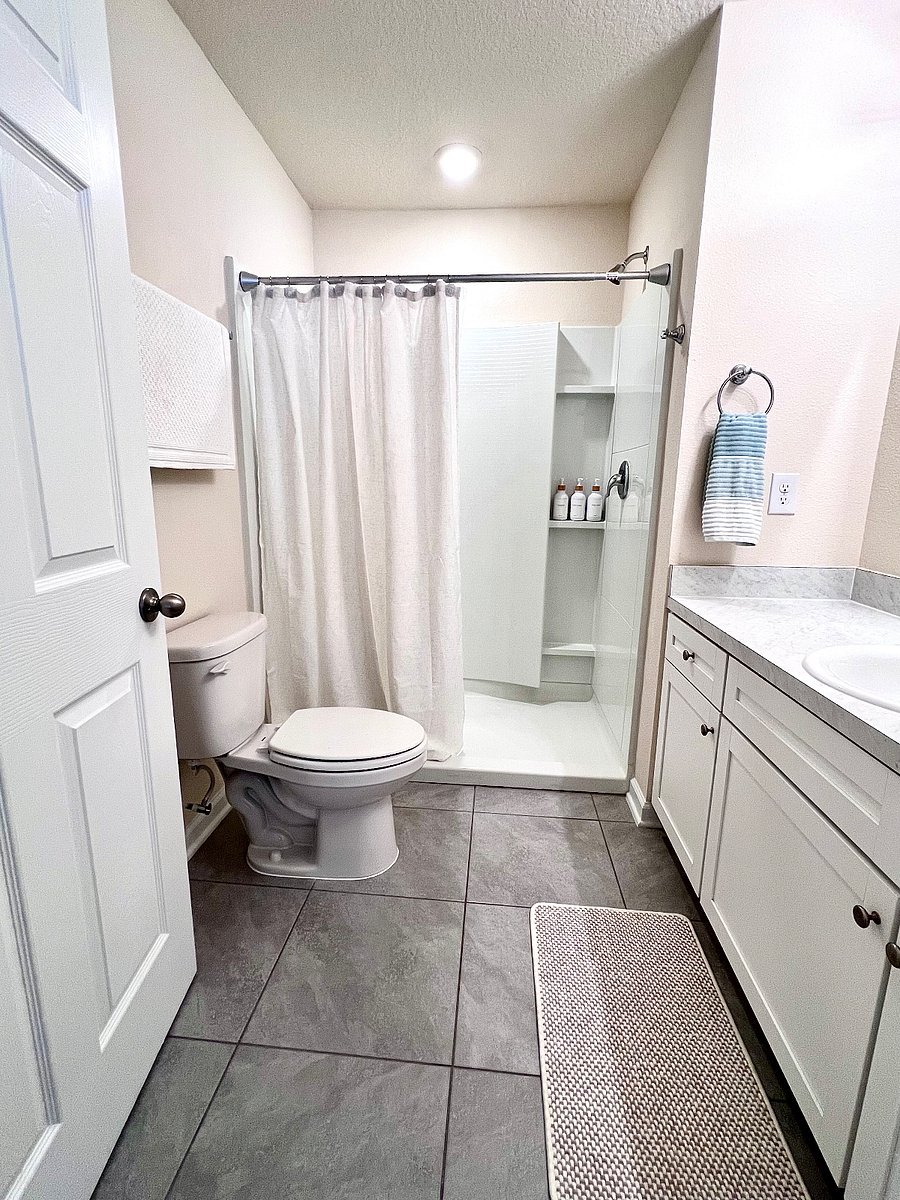 Bathroom 1
Walk in shower