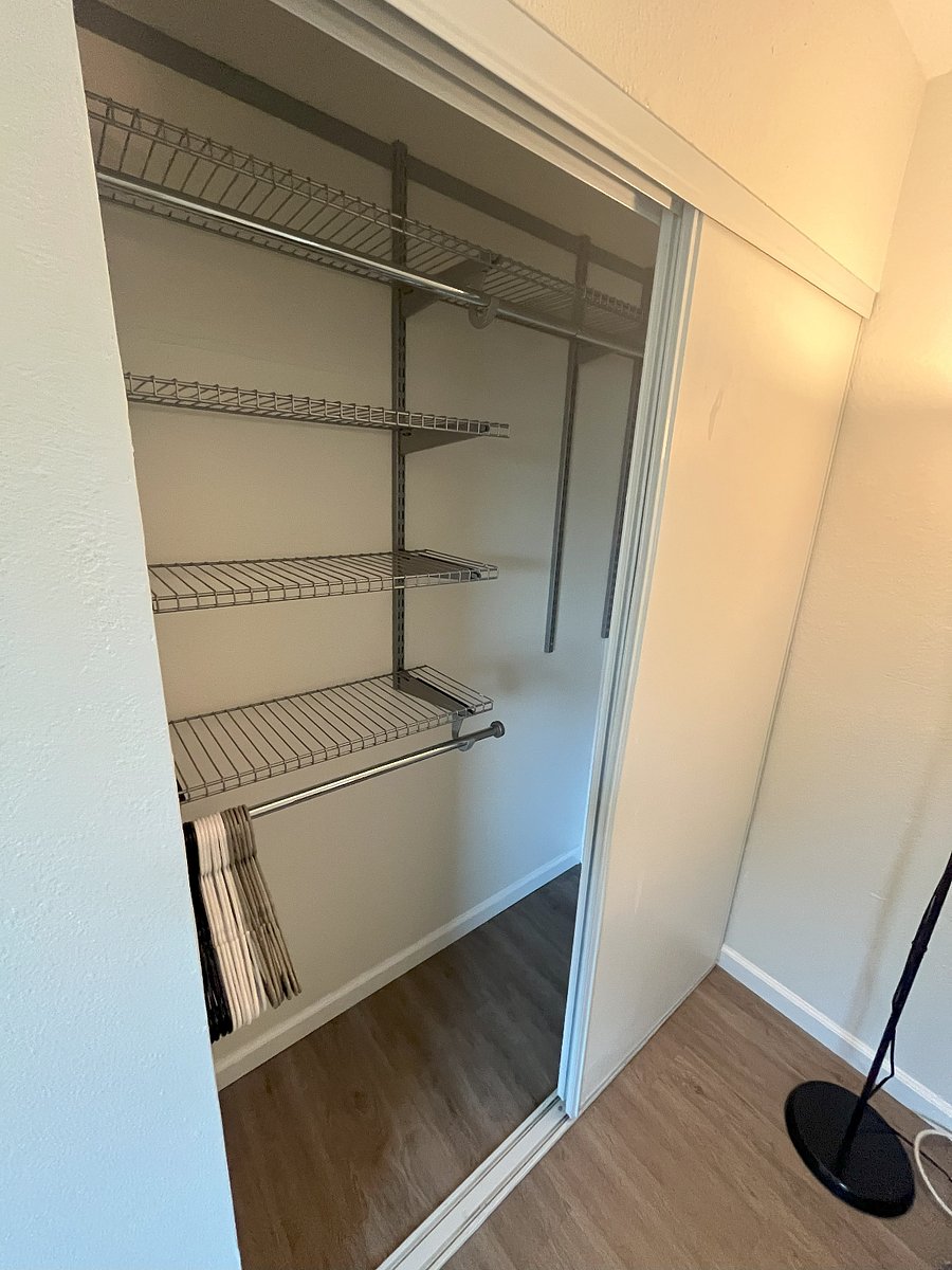 Bedroom 2 (Customizable Closet)