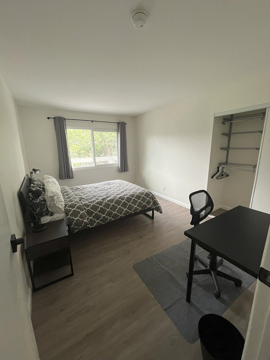 Bedroom 2 (Full/Double Size Bed, Blackout Curtains)