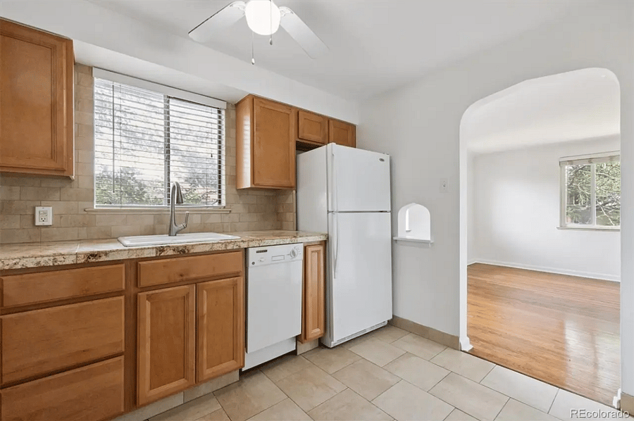 Stocked kitchen for all your cooking and baking needs!