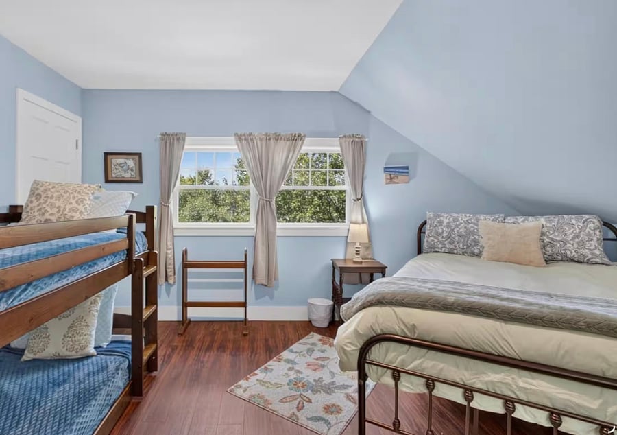 3rd bedroom with two bunk beds