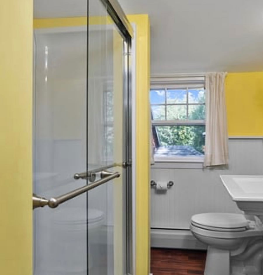 Upstairs bath with shower