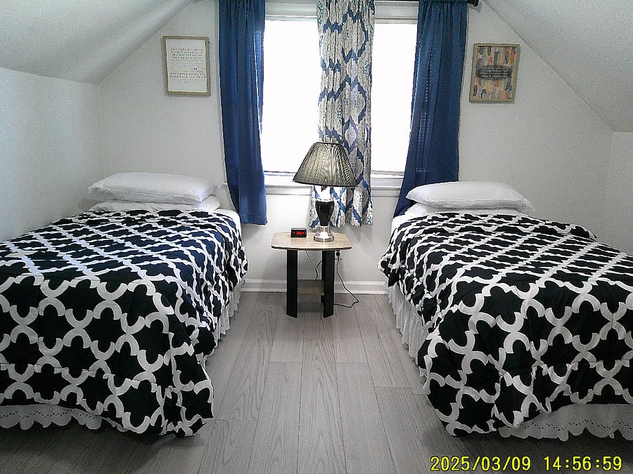 2nd Level Bedroom 4 - 2 twin beds with TV.