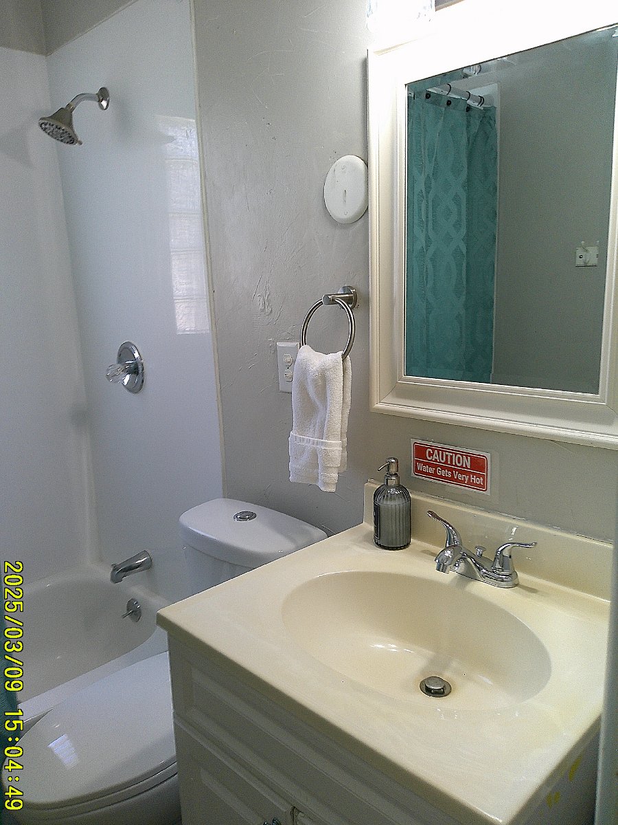 Main Level - Full Bathroom