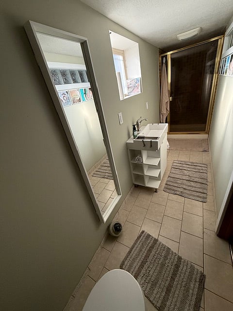 Basement full bathroom