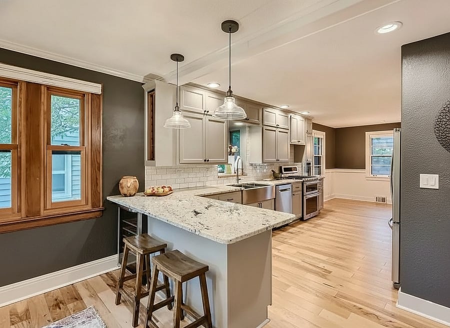 Kitchen breakfast bar with seating