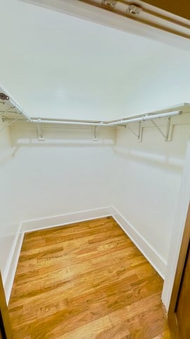 Bedroom 3 with 1 Queen Bed - PRIVATE Bathroom / Walk in Closet