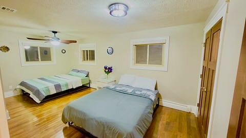 Bedroom 2 with 2 Queen Beds - Shared Bathroom