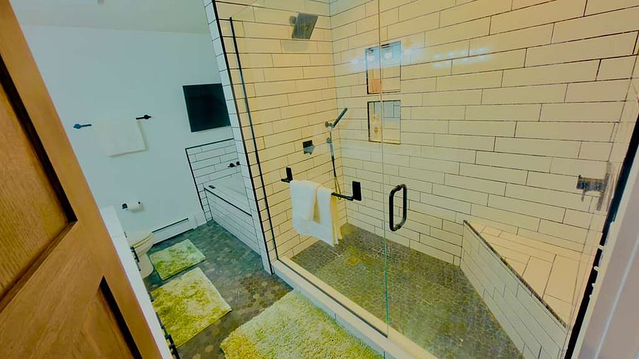 Master Bedroom - Private Bathroom