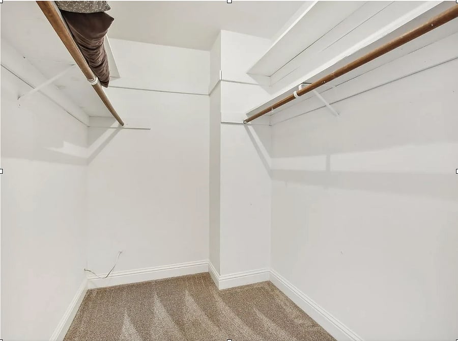 Bedroom 1 Walk-in Closet