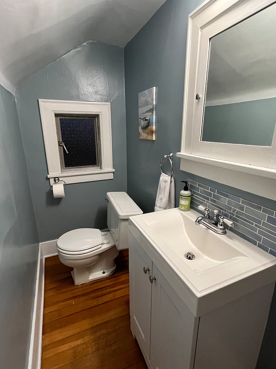 top floor half bath