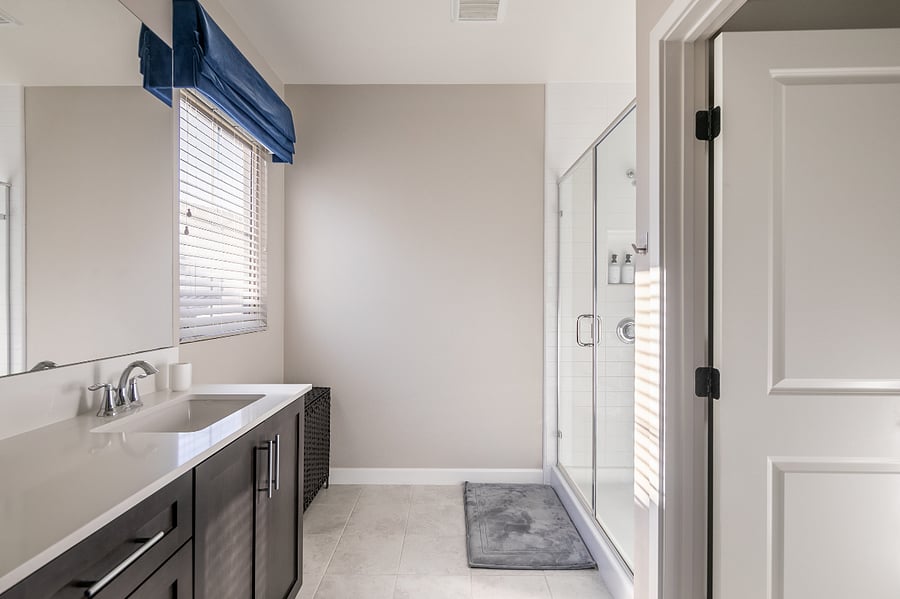 Primary bedroom bathroom