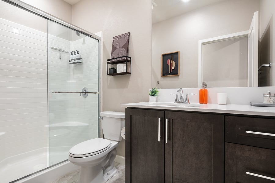 Easy-access full bathroom next to the sleep or office space