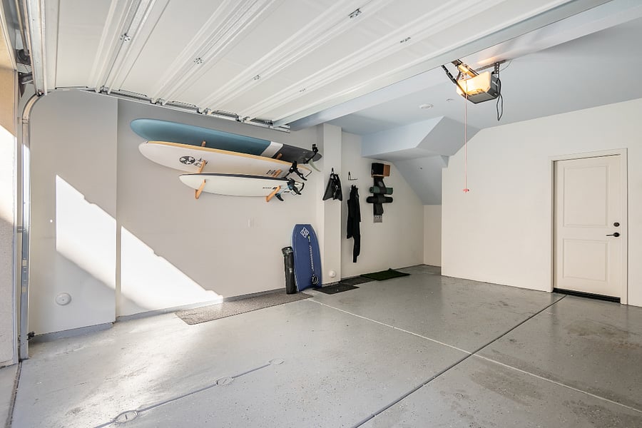 Large garage ideal for secure parking and long-term storage (note, surfboards will not be in garage)