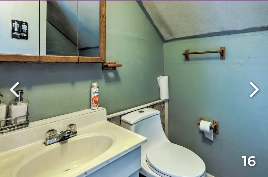 2nd Fl .5 bathroom
Vanity and Toilet