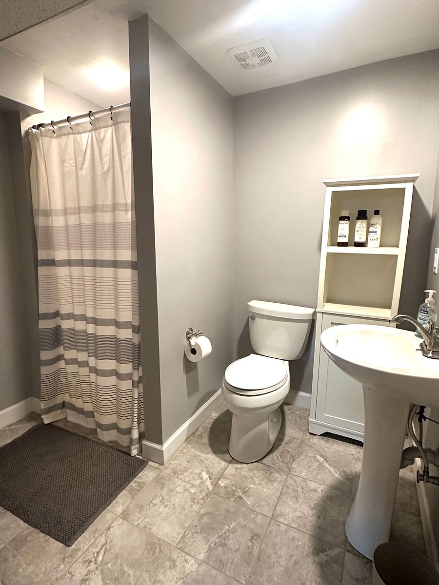 Full Bathroom #2