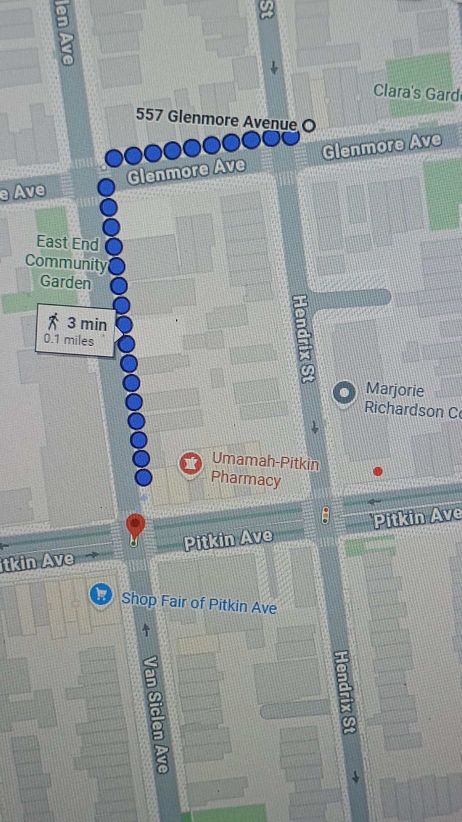Literally 2 mins walk to A and C trains/Supermarkets/Pharmacy/restaurants/pizzeria and more