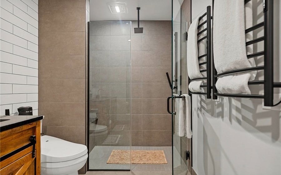 Level 2 - Full Bathroom (Connected to Bedroom #1)