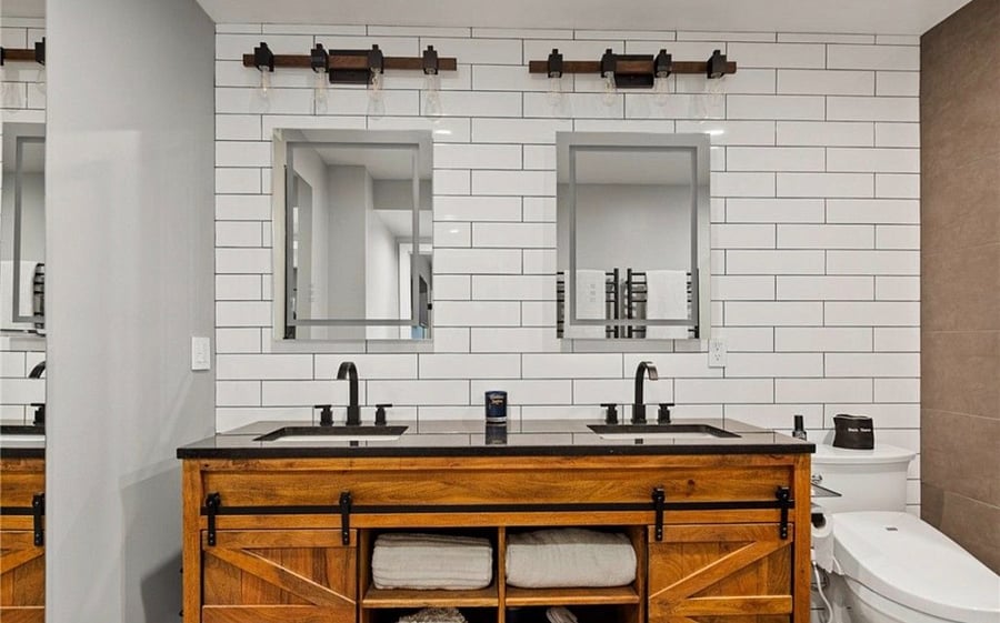 Level 2 - Full Bathroom