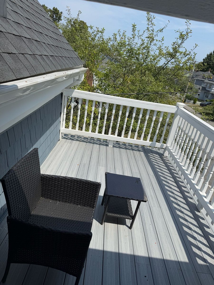 Guest room balcony