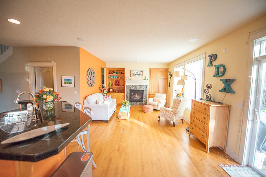 From the kitchen, you can enjoy the light and bright family room with fireplace and big windows to the private and very large backyard.