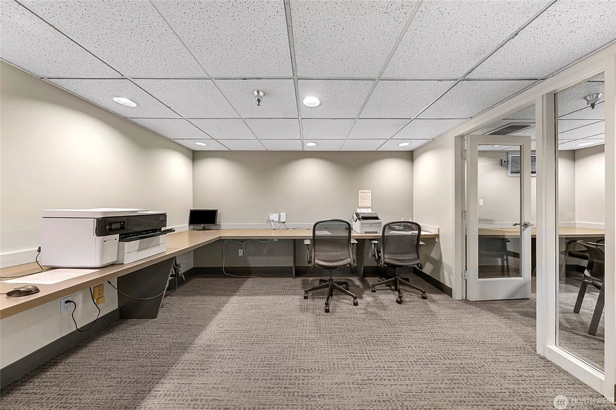 Business center with conference room (reservations available)