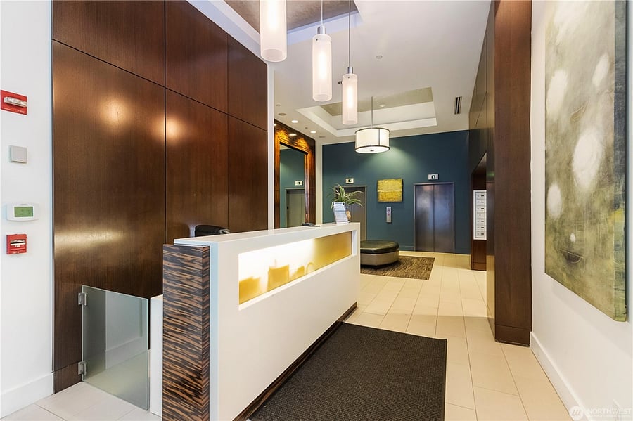 Lobby on street-level entrance. This is the concierge desk.