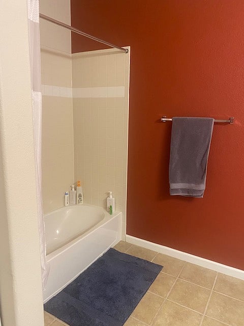 Renter's bathroom bathtub/shower.