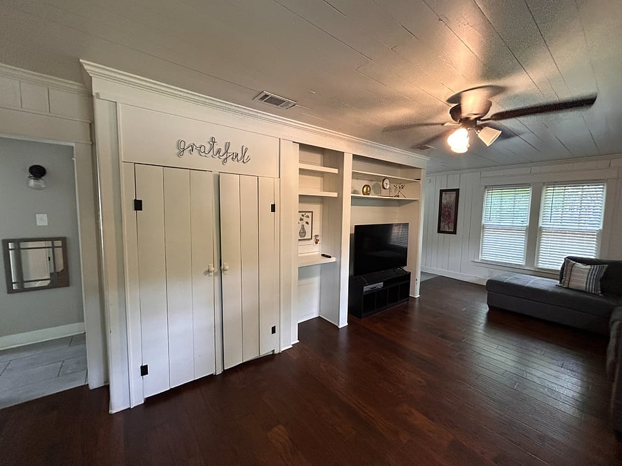 Living Room / Walkway View 