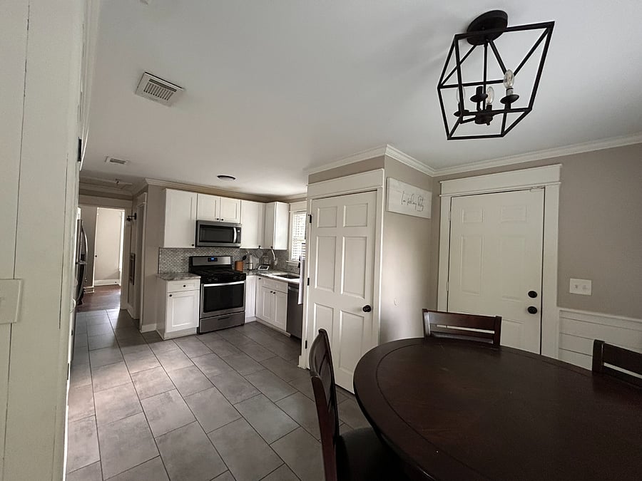 Kitchen/ Dining Area