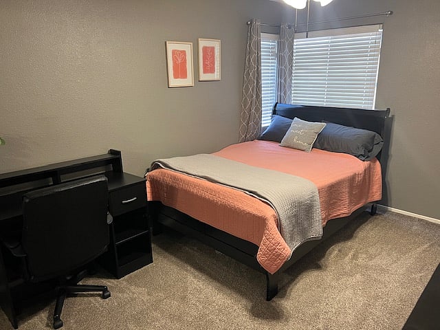 Upstairs bedroom 2