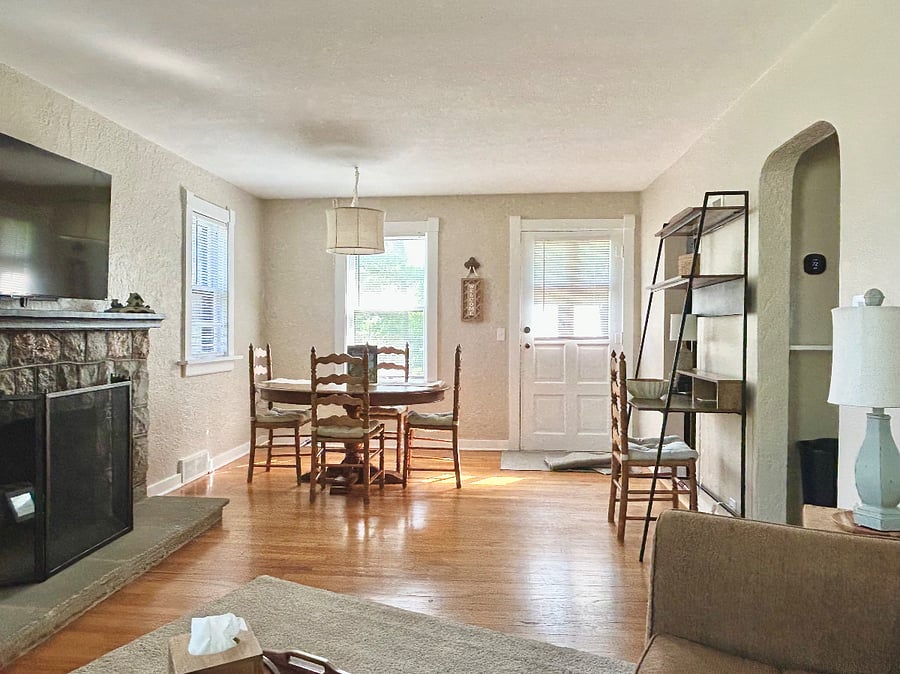 Living room/dining room